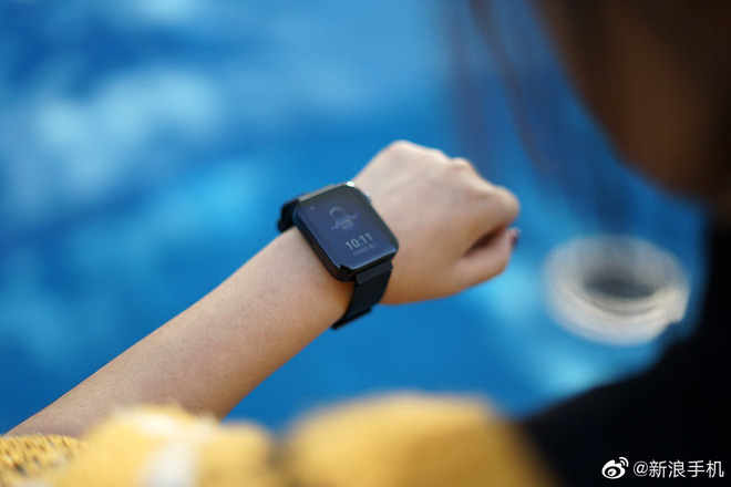 Cận cảnh Xiaomi Mi Watch: Bản sao giá rẻ của Apple Watch - Ảnh 10.