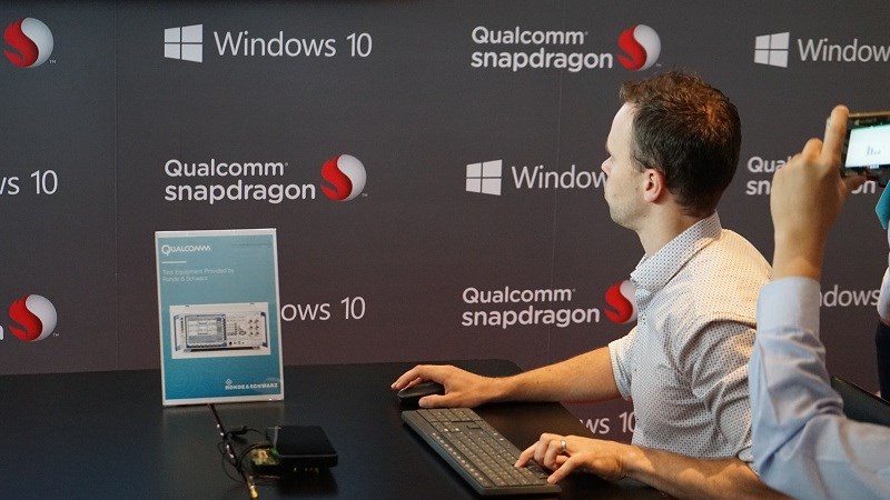 Laptop Windows 10 dùng chip Snapdragon 835 thiếu nhiều tính năng