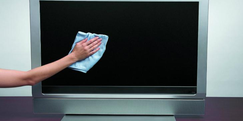 Hướng dẫn cách vệ sinh màn hình tivi đúng cách, không gây hư hỏng