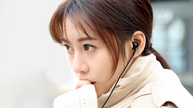 Xiaomi ra mắt mẫu tai nghe Mi Dual-Unit Half-Ear chất lượng cao với giá bán chỉ 250.000 đồng - Ảnh 1.