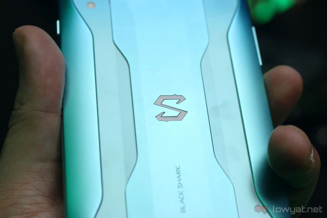 Cận cảnh Xiaomi Black Shark 2: Ông vua mới của làng smartphone gaming - Ảnh 5.