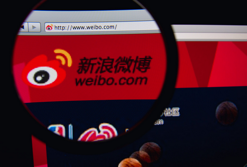 Cổng thông tin Sina Weibo bị đình chỉ một tuần.